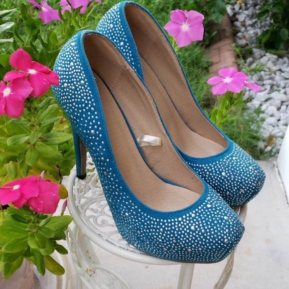 💥Dots sexy pumps.size 7. ...4 1/2" - Picture 3 of 8